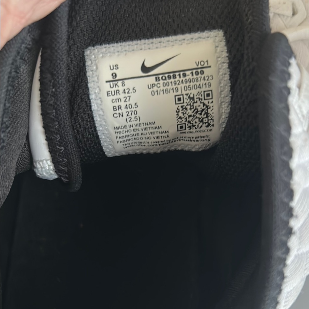 Nike - Picture 5 of 10
